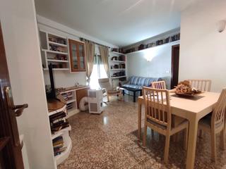Piso en Carrer dels nou barris 21. En venta piso muy luminoso de 90m2
