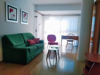 Lloguer Pis a Carrer migdia 54. Excel·lent pis de dos habitacions, situat a les casernes.