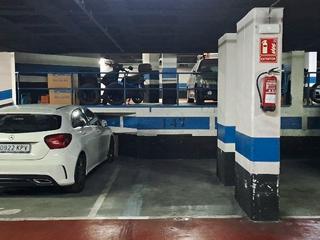 Lloguer Aparcament cotxe a Padilla 225. Parking coche pequeño