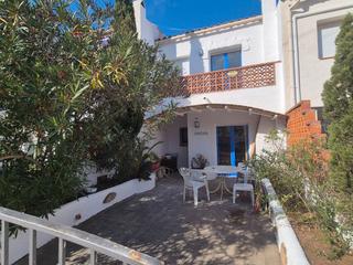 Lloguer Casa adossada a Carretera de la pujada del puig rom  217. Bonita casa renovada con piscina comunitaria