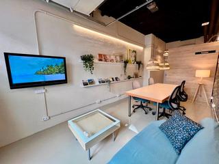 Location Local commercial à Carrer bruc  70. Oficina de diseño, totalmente equipada y con limpieza semanal y