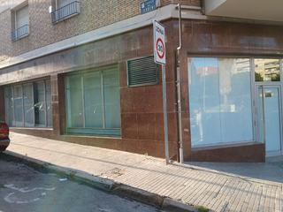 Lloguer Local Comercial a Av josep tarradellas 30. Local en alquiler