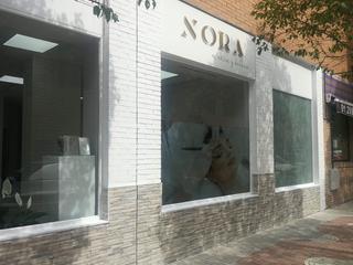 Pas-de-porte Local commercial à Calle los nardos 145. Traspaso centro de estética en plena actividad, clientela fija y