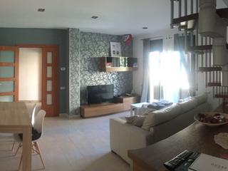 Dúplex a Illes medes 5-7. Duplex muy confortable para entrar a vivir