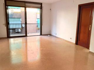 Pis a Carrer santiago rusiñol 52. Tu nuevo hogar en sant boi: 4 dormitorios y mucha luz natural