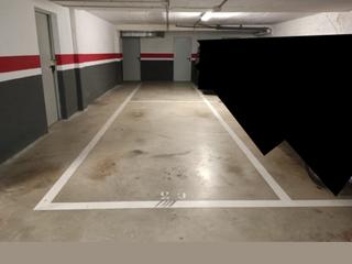 Miete Autoparkplatz in Frederic bosch 36. Se alquila plaza de parking doble y trastero