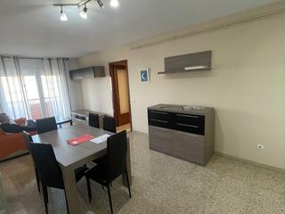 Miete Etagenwohnung in Carretera de barcelona 47. Piso totalmente exterior muy luminoso