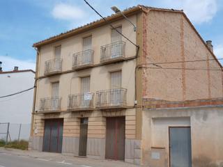 Mas à Calle la fuente 8. Casa de pueblo en aguaviva