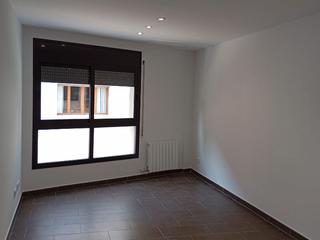 Alquiler Piso en St. josep 44. Centelles piso 2 hab + 2 baños seminuevo 700 €