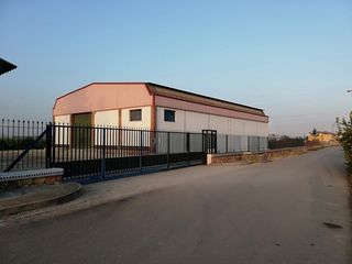 Affitto Capannone industriale in Senda alta 17. Se alquila extraordinaria nave de 500 metros