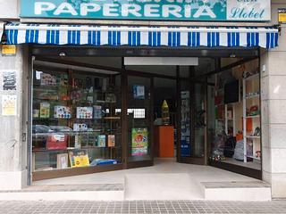 Traspàs Local Comercial a Paseo doctor moragas 266. Traspaso de librería-papelería en barberà del vallès