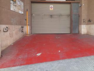 Aparcament cotxe a Francesc oller 101. Plaza de parking privado en venta