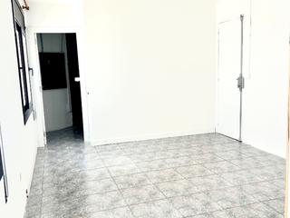 Lloguer Local Comercial a Anna maría ravell 11. Local ideal para negocio frente a colegio
