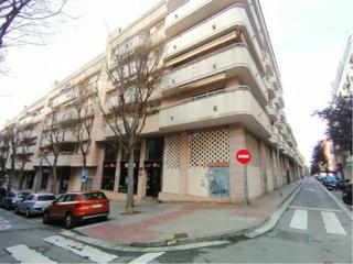 Business premise in Borrell 9. Local de 116m2 situado en zona céntrica