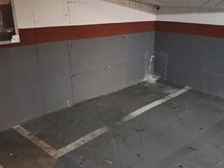 Miete Motorradparkplatz in Carrer de pau marsal 32. Se alquila plaza para moto grande
