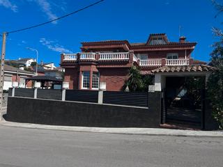 Haus in Calle tomas breton 5. Exclusiva casa a 4 vientos y esquinera, piscina, ascensor, en ca