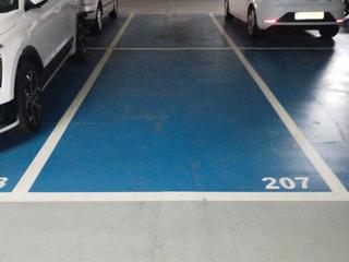 Lloguer Aparcament cotxe a Marqués de sentmenat  35. Se alquila plaza de parking