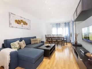 Miete Etagenwohnung in Carrer de madrid 33. Piso de alquiler de temporada en el centro de roses, con 3 dormi