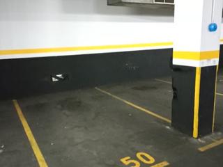 Aparcament cotxe a C/ de la industria  335. Oportunidad:  buena plaza de parking