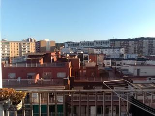 Piso en Passeig de les acacies 10. Alquiler piso para estudiantes a 200m del tren y con bus en la p