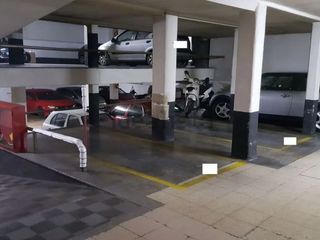 Car parking in Comte borell 190. Plaza parking alquilada en eixample – ideal inversión