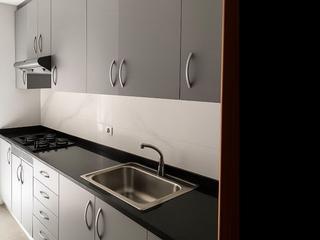 Flat in Plaça de la reforma 2. Vendo piso para famila