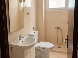 Piso en Plaça de la reforma 2. Vendo piso para famila