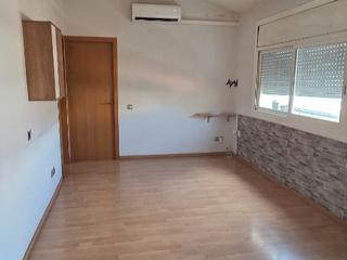 Appartement à Carrer de navarra 85. Pis en venda granollers