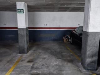 Parking voiture à Carrer provença 12. Oportunidad parking hospitalet centro