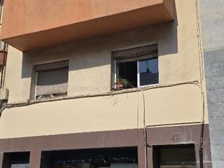 Piso en Avinguda dels banús 47. 1ª planta junto metro santa rosa · 3 hab. · ideal inversor