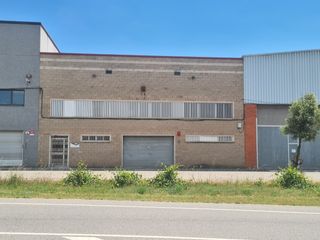 Alquiler Nave industrial en Carrer manresa 50. Lloguer o venta de nau industrial