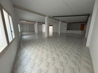Local commercial à Calle alfou 86. Venta de local comercial en c. alfou 86 cardedeu