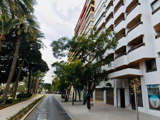 Pis a Avenida ramon y cajal 7. ** finca representativa **