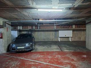 Lloguer Aparcament cotxe a Carrer de joan oliver 8. Parking grande en vila olimpica cerca entrada  ronda