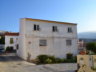 Casa en Calle estacion benito 16. Casa grande