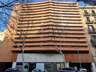 Lloguer Aparcament cotxe a Casp 51. Pàrquing a l'eixample dreta