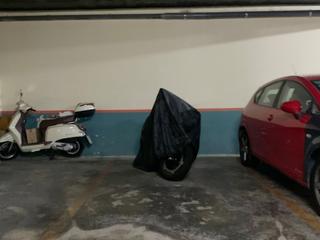 Lloguer Aparcament cotxe a Passeig comte de vilardaga 148. Plaza de parking coche mediano