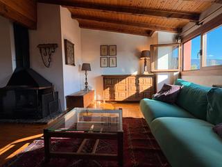 Location Appartement à Carrer de angostina 14. Ático muy acogedor y con buenas vistas (piscina y tenis)