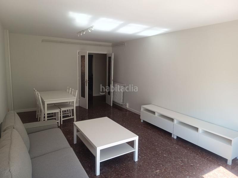 Foto 468b11fe-5e67-4f77-8e48-10ee852ab05f. Alquiler piso en antoni gaudí 70 pis per a estudiants o professors en Reus