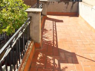 Casa adosada en Plaza cristóbal ramos  2. Casa para reformar. en sabadell- torre romeu.