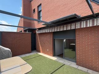 Attique à Gardenias 35. Precioso ático duplex en calle gardenias (los castillos). urbani