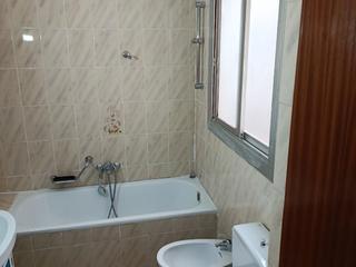 Appartement à Parc de les muntanyetes  1. Piso iluminado todo exterior excelente comunicación con servicio