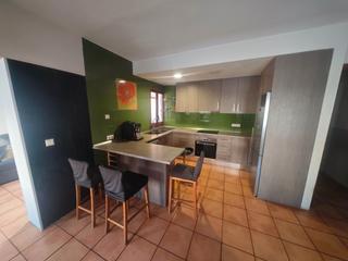 Maison à Carrer d'oviedo 27. Casa en zona tranquila