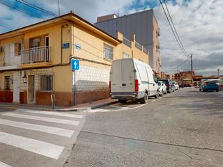 Casa adosada en Avenida de burgos 32. Estupenda vivienda unifamiliar en el palmar