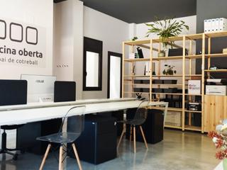 Lloguer Oficina a Sant joan baptista 56. Oficina oberta - espai de cotreball - coworking