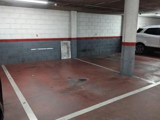 Parking coche en Angel guimerà 2. De muy fácil acceso
