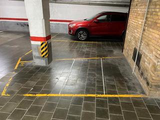Alquiler Parking moto en Buscarons 16. Plaza garaje para moto sant gervasi