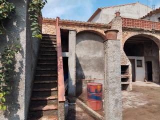 Casa a Carrer cases noves 7. Finca unica en el centro del pueblo de regencos con gran patio