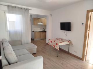 Location Appartement à Calle hospital  14. Piso céntrico
