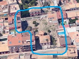 Wohngrundstück in Pedro garcía villalba 40. Solar a dos calles